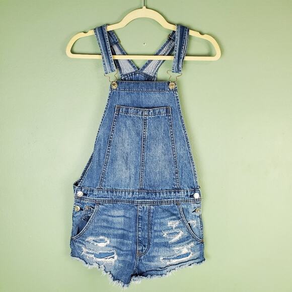 American Eagle Outfitters Distressed Raw Hem Denim Shortalls Size Small - Picture 1 of 10